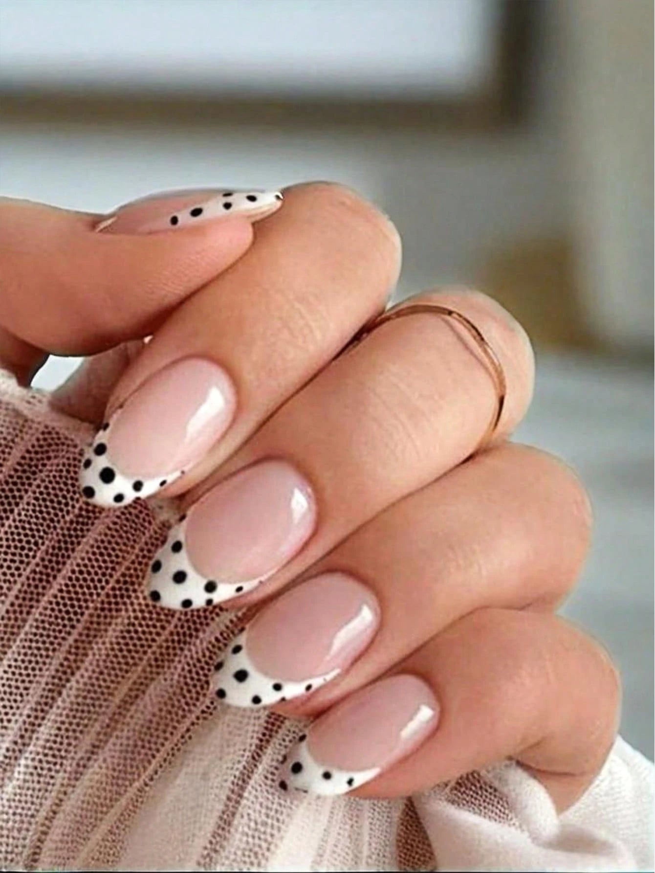 Luxury French Style Polka Dot Press-on Nails