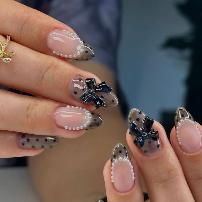Black French Polka Dot Pattern (Bow And Pearl) Press-On Nails